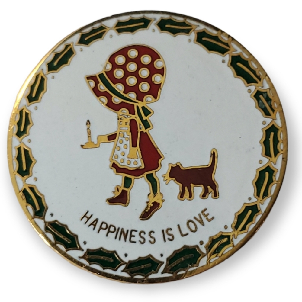 Vintage Holly Hobbie Happiness Is Love Christmas Pin Cleveland Bonnet Candle Cat